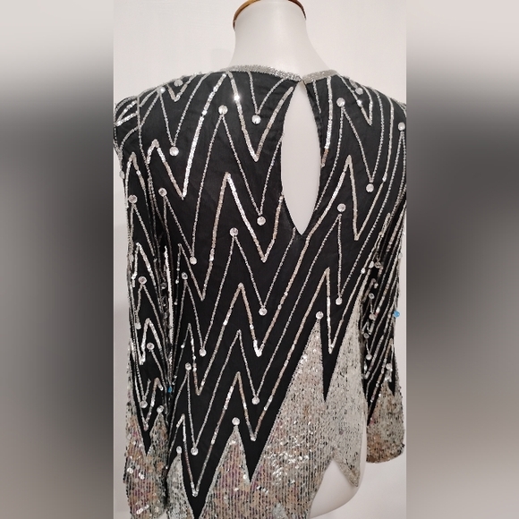 STUÑNING VINTAGE SILK SEQUINED BLOUSE - Picture 10 of 12